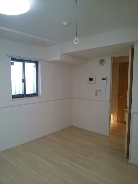 1K Mansion in Shibuya, Tokyo — photo 3 of 3