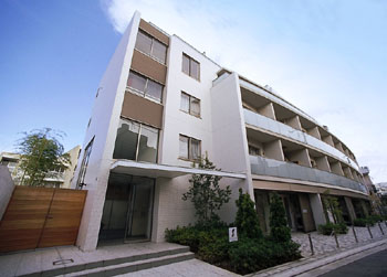 1K Mansion in Shibuya, Tokyo - Image 1