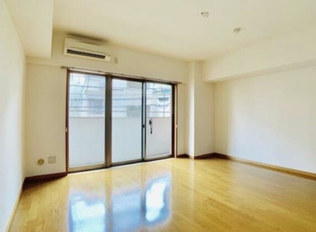 1K Mansion in Shibuya, Tokyo — photo 3 of 3