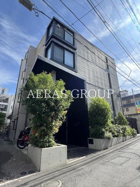 1K Mansion in Shibuya, Tokyo - Image 1