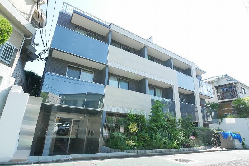1K Mansion in Shibuya, Tokyo - Image 1