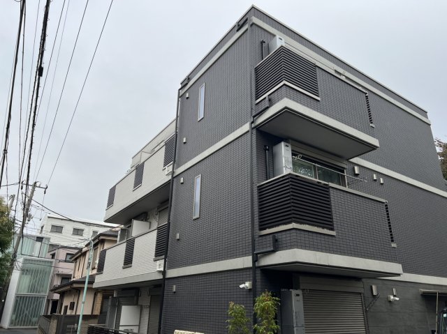 1K Mansion in Shibuya, Tokyo - Image 1