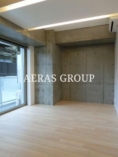 1K Mansion in Shibuya, Tokyo — photo 3 of 3