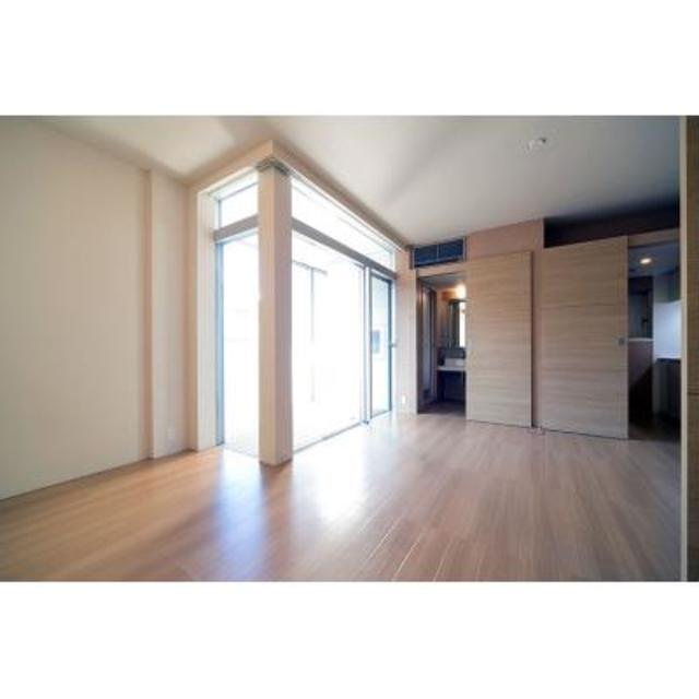 1K Mansion in Shibuya, Tokyo — photo 3 of 3