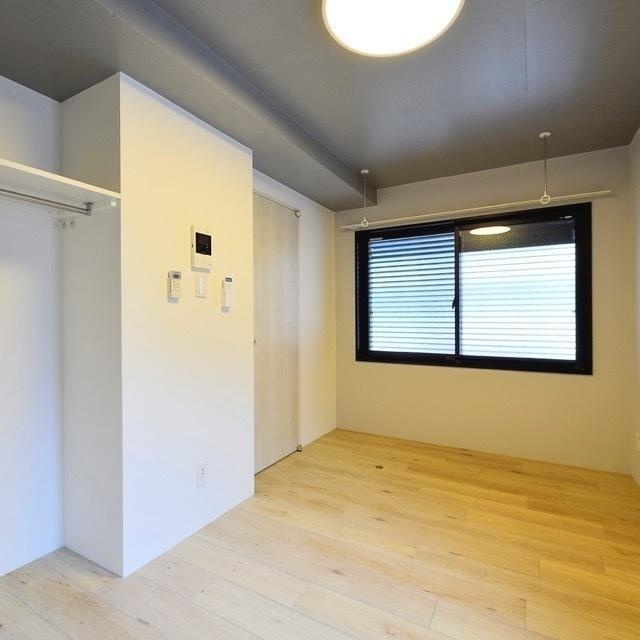1K Mansion in Shinjuku, Tokyo — photo 3 of 3