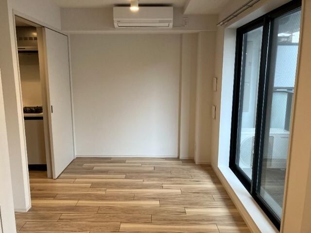 1K Mansion in Shinjuku, Tokyo - Image 1