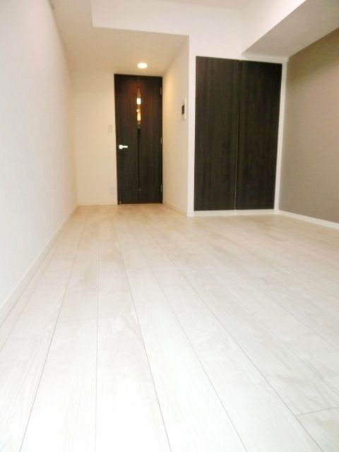 1K Mansion in Shinjuku, Tokyo — photo 3 of 3
