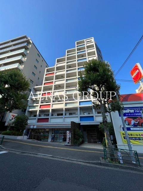 1K Mansion in Shinjuku, Tokyo - Image 1
