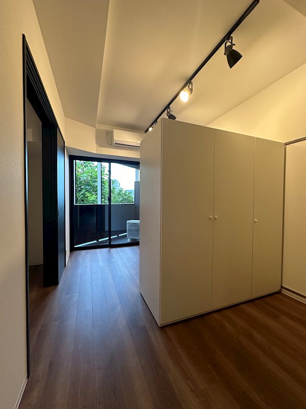 1K Mansion in Shinjuku, Tokyo — photo 3 of 3