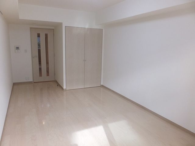 1K Mansion in Shinjuku, Tokyo — photo 3 of 3