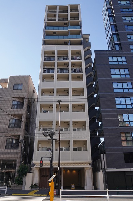 1K Mansion in Shinjuku, Tokyo - Image 1