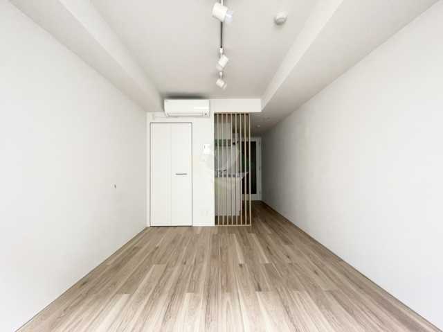 1K Mansion in Shinjuku, Tokyo - Image 1