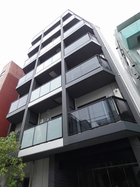 1K Mansion in Shinjuku, Tokyo - Image 1