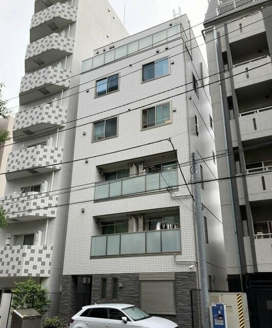 1K Mansion in Shinjuku, Tokyo - Image 1