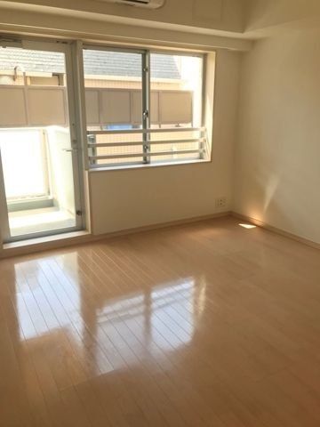 1K Mansion in Shinjuku, Tokyo — photo 3 of 3