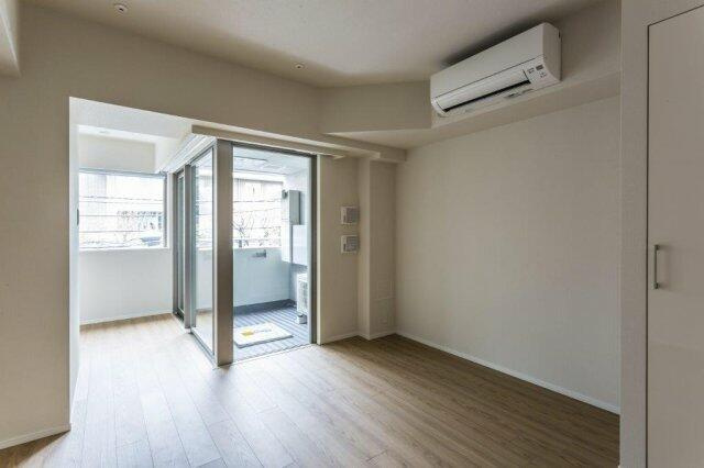 1K Mansion in Shinjuku, Tokyo — photo 3 of 3