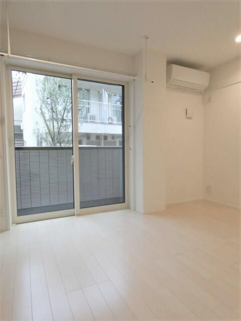1K Mansion in Shinjuku, Tokyo - Image 1