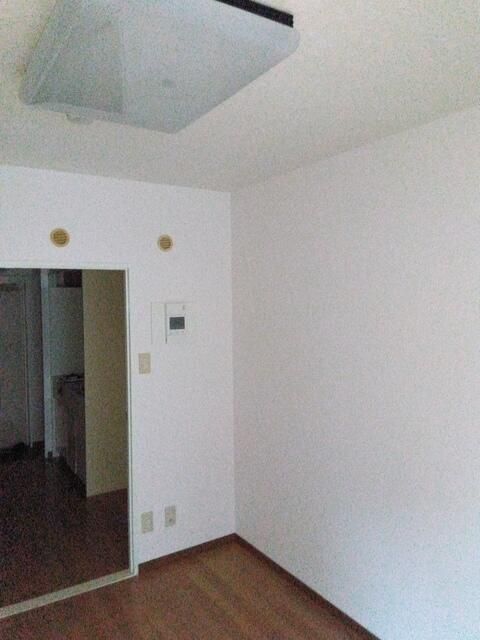 1K Mansion in Toshima, Tokyo - Image 1