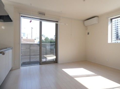 1LDK Apartment in Minato, Tokyo - Image 1