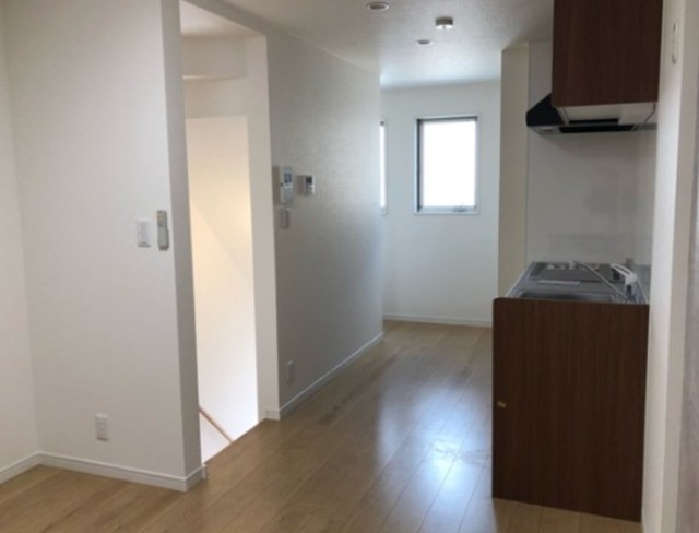 1LDK Apartment in Nakano, Tokyo — photo 3 of 3