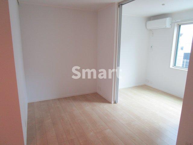 1LDK Apartment in Nakano, Tokyo — photo 3 of 3