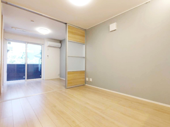 1LDK Apartment in Nakano, Tokyo — photo 3 of 3