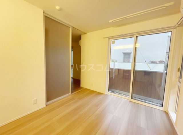 1LDK Apartment in Nakano, Tokyo — photo 3 of 3