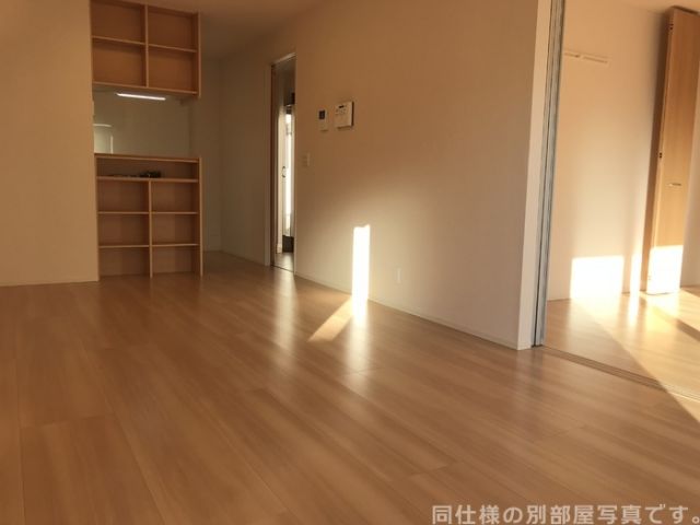 1LDK Apartment in Nakano, Tokyo — photo 3 of 3