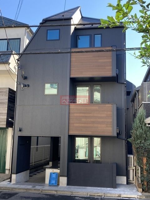 1LDK Apartment in Setagaya, Tokyo - Image 1