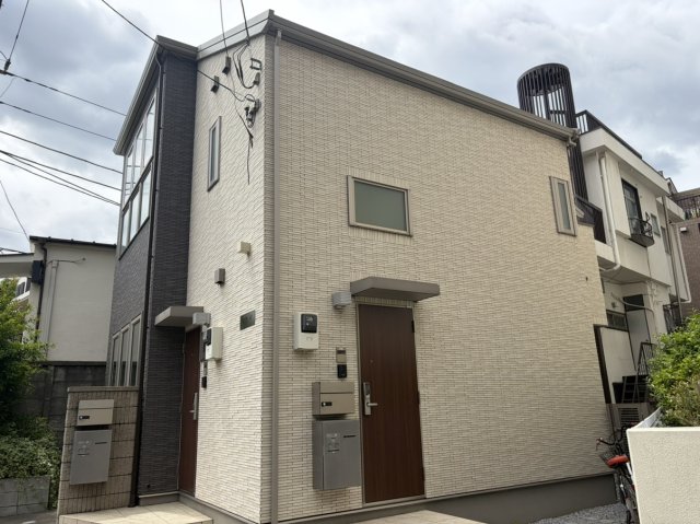 1LDK Apartment in Shibuya, Tokyo - Image 1