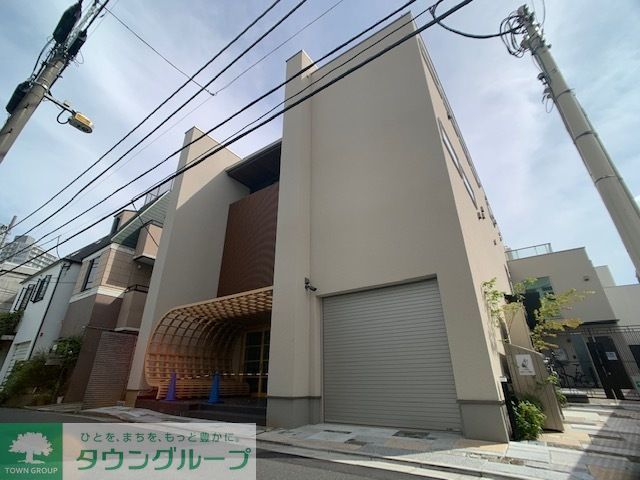 1LDK Apartment in Shibuya, Tokyo - Image 1