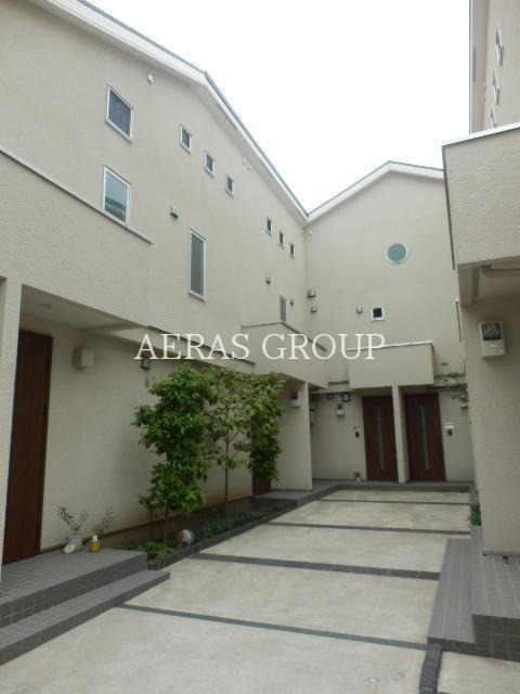 1LDK Apartment in Shinjuku, Tokyo - Image 1