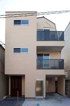 1LDK Apartment in Shinjuku, Tokyo - Image 1