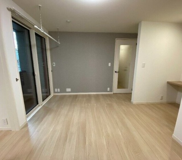 1LDK Apartment in Shinjuku, Tokyo — photo 3 of 3