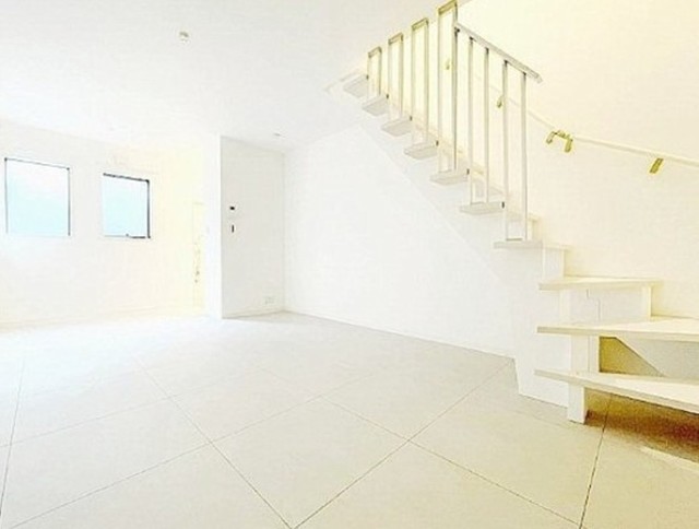 1LDK Apartment in Shinjuku, Tokyo - Image 1