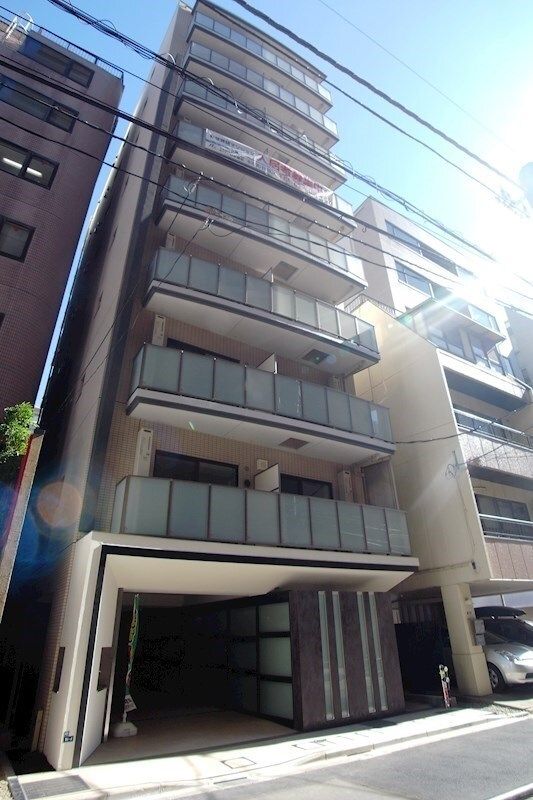 1LDK Mansion in Chiyoda, Tokyo - Image 1