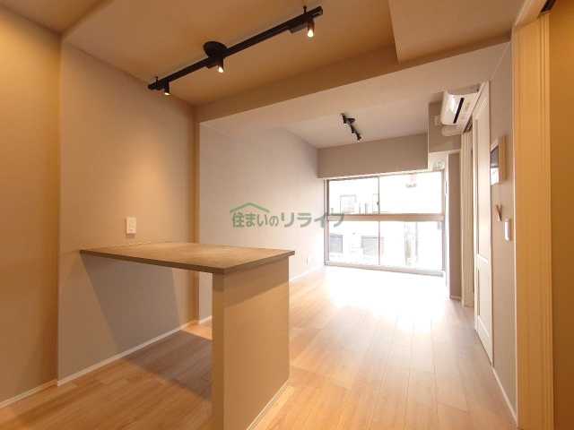 1LDK Mansion in Chiyoda, Tokyo — photo 3 of 3