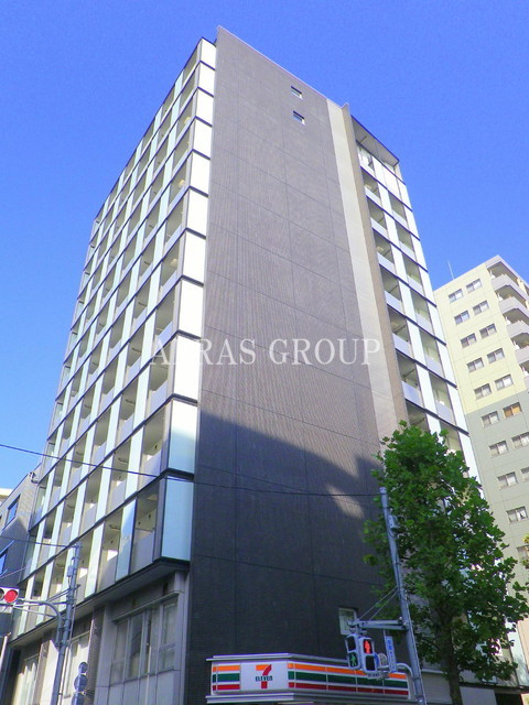 1LDK Mansion in Chiyoda, Tokyo - Image 1