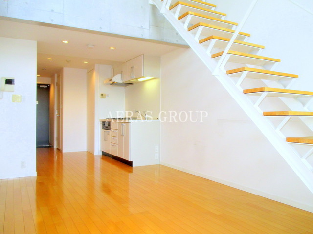 1LDK Mansion in Chiyoda, Tokyo — photo 3 of 3