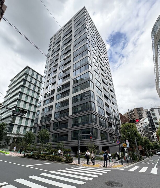 1LDK Mansion in Chiyoda, Tokyo - Image 1