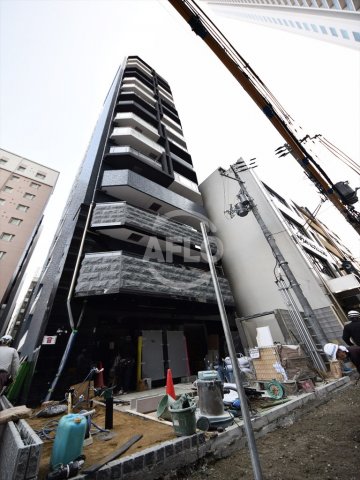 1LDK Mansion in Chuo-ku, Osaka - Image 1
