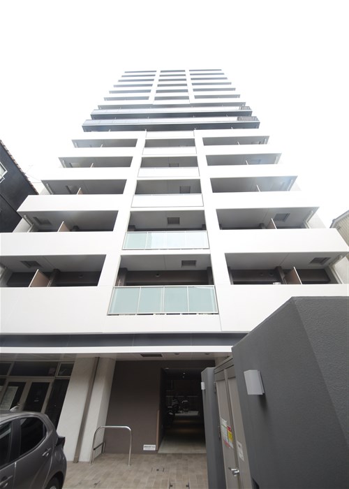 1LDK Mansion in Chuo-ku, Osaka - Image 1