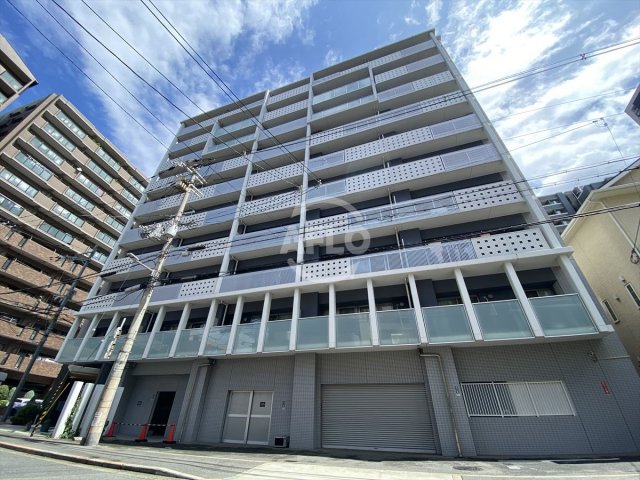 1LDK Mansion in Chuo-ku, Osaka - Image 1