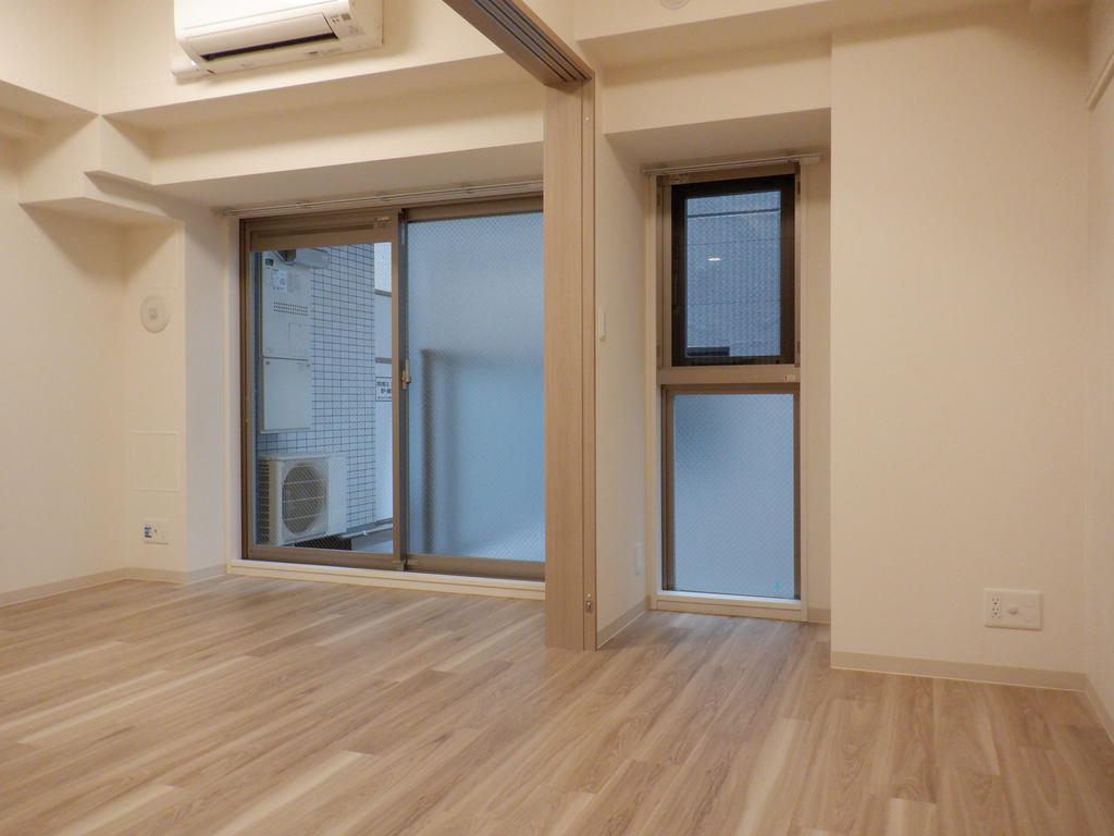 1LDK Mansion in Chuo-ku, Osaka - Image 1