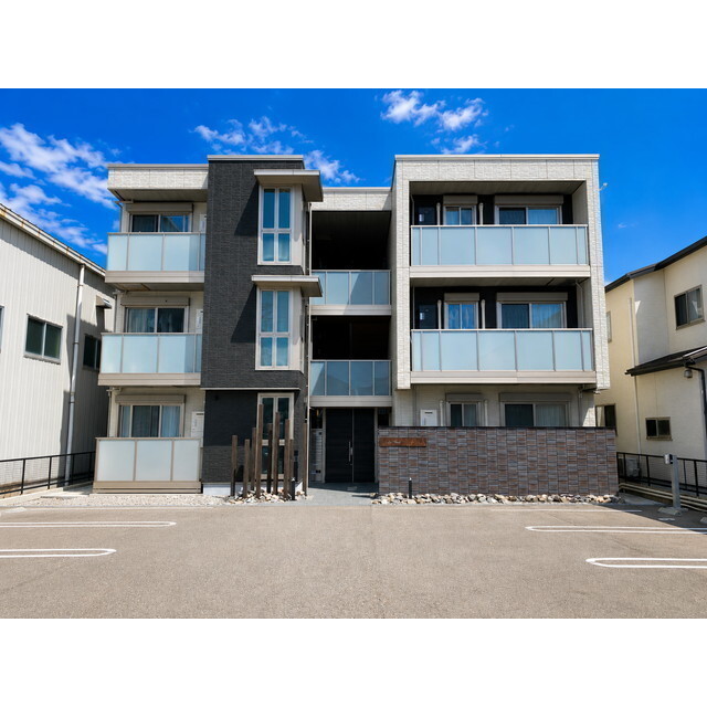 1LDK Mansion in Kanazawa, Ishikawa