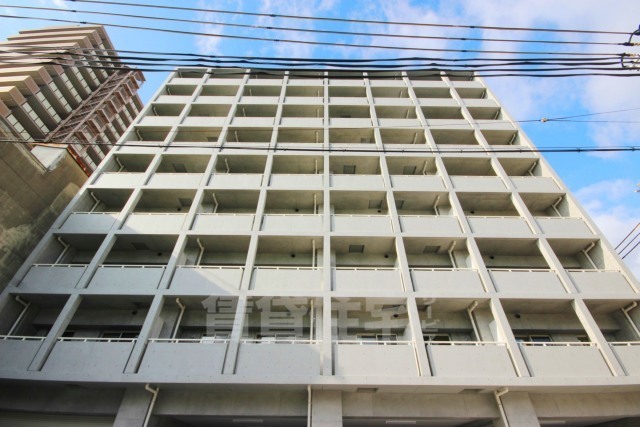 1LDK Mansion in Kita-ku, Osaka - Image 1