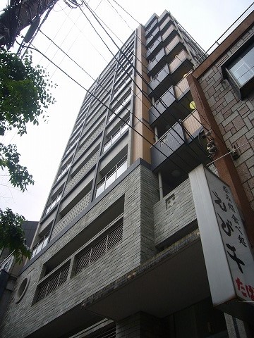 1LDK Mansion in Kita-ku, Osaka - Image 1