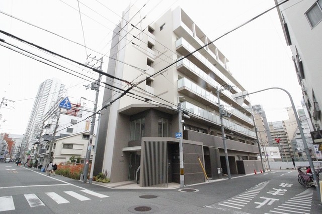 1LDK Mansion in Kita-ku, Osaka - Image 1