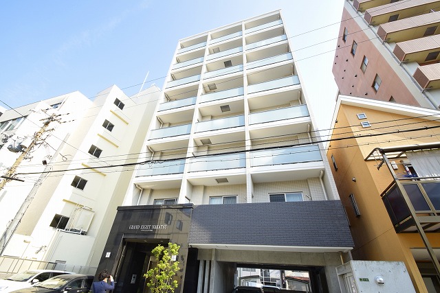 1LDK Mansion in Kita-ku, Osaka - Image 1