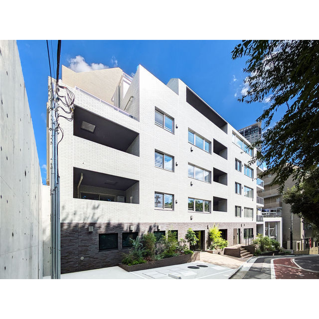1LDK Mansion in Meguro, Tokyo - Image 1